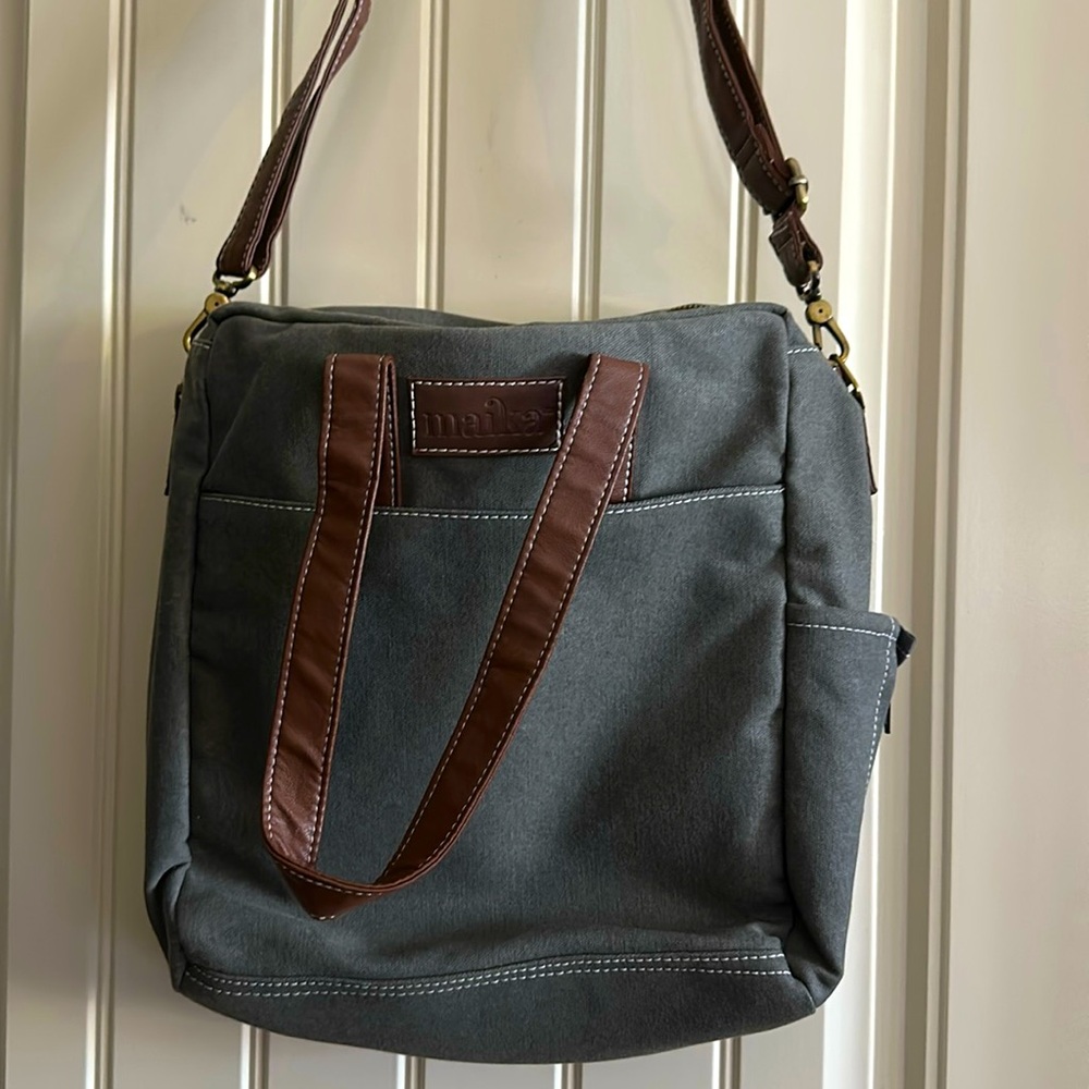 Maika commuter tote in waxed said